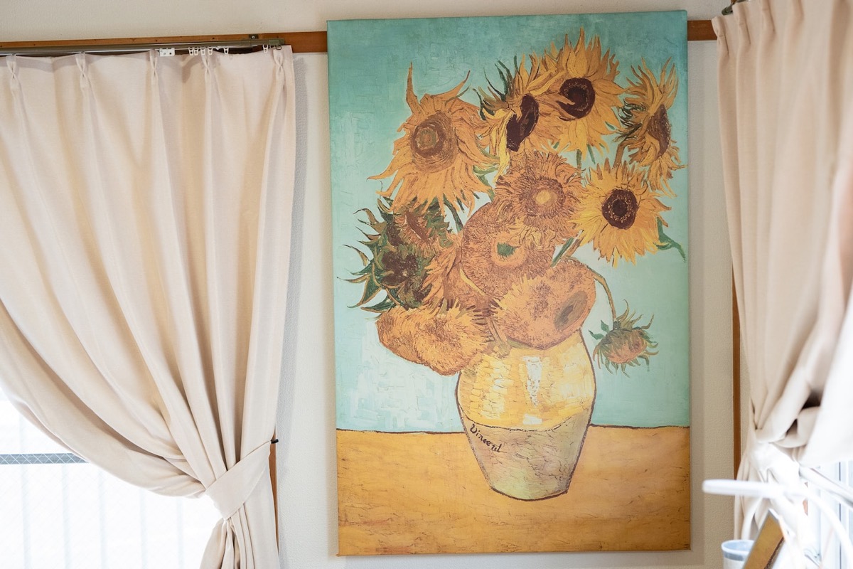 The sunflower painting in room 402