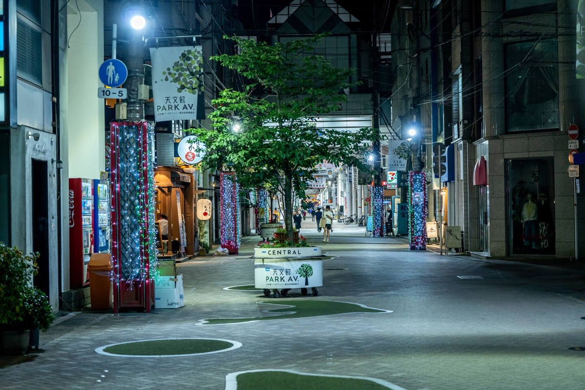 夜のパークアベニューの通り